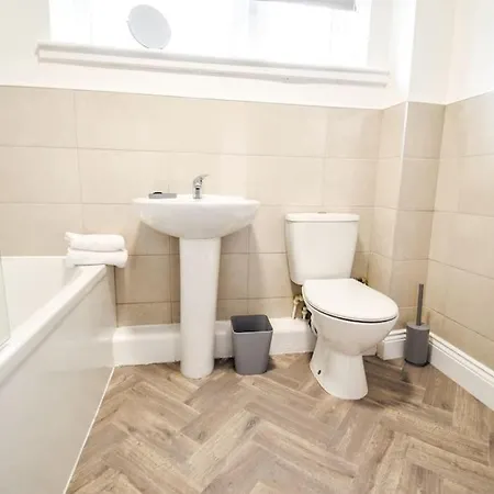 Woodcock House 3 Bedrooms Workstays Uk בית נופש *