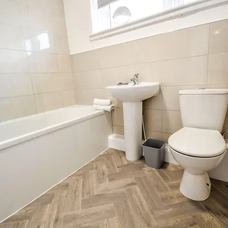 Woodcock House 3 Bedrooms Workstays Uk בית נופש *